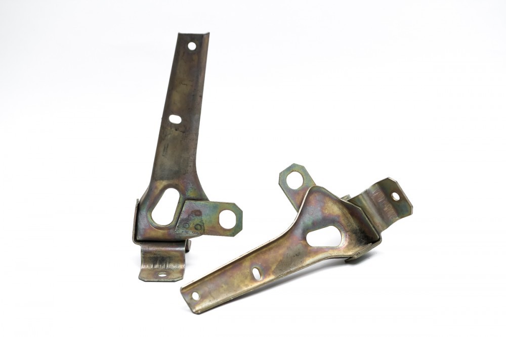 Кронштейн бампера 21065-2803016/17 передние пара Кронштейн бампера 21065-2803016/17 передние пара