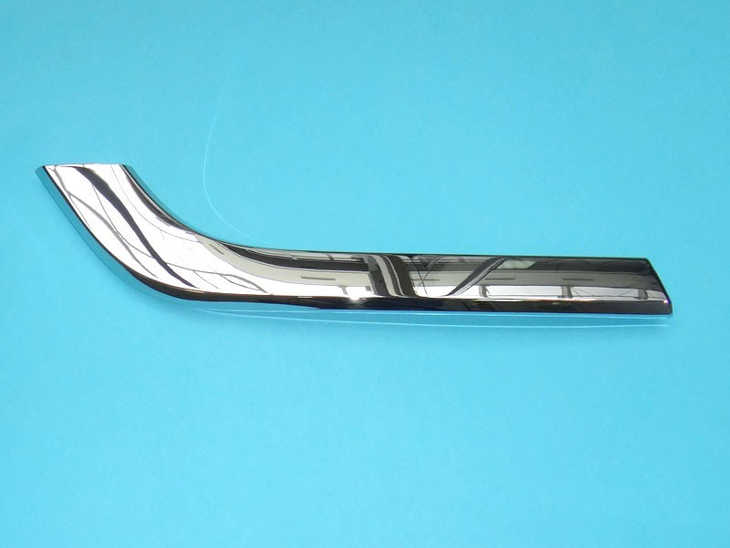 Молдинг переднего бампера Веста, Веста SW хром 8450008924 низ левый завод Молдинг переднего бампера Веста, Веста SW хром 8450008924 низ левый завод