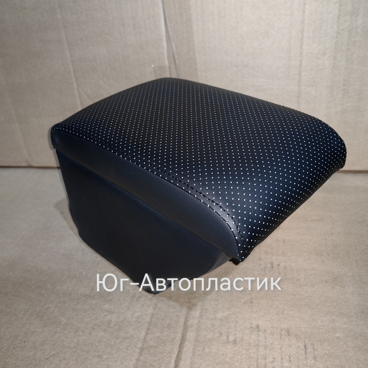 Бар-подлокотник AVEO перф черная нить Бар-подлокотник AVEO перф черная нить