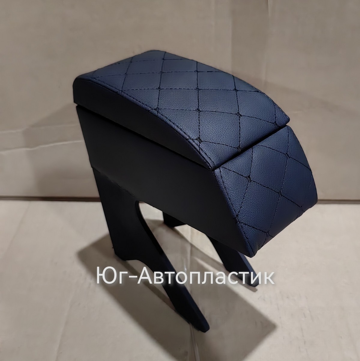 Бар-подлокотник 2108-09 ромб черная нить Бар-подлокотник 2108-09 ромб черная нить