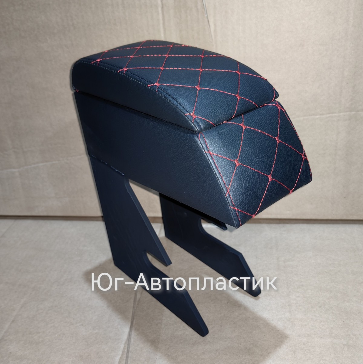 Бар-подлокотник 2113-2115 стандарт ромб красная нить Бар-подлокотник 2113-2115 стандарт ромб красная нить