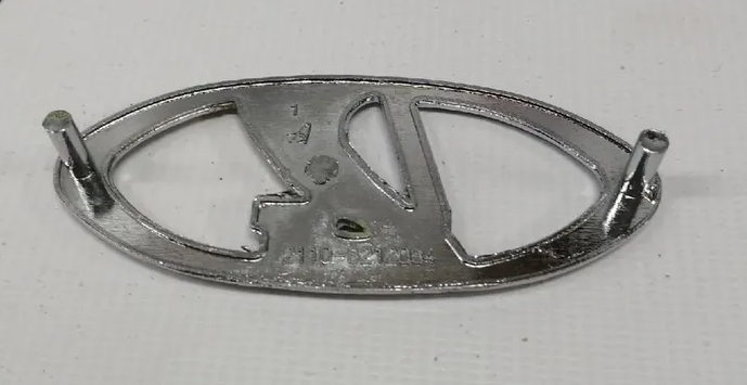 Эмблема решетки радиатора 2110, 2114 (желез). хром ДААЗ Эмблема решетки радиатора 2110, 2114 (желез). хром ДААЗ