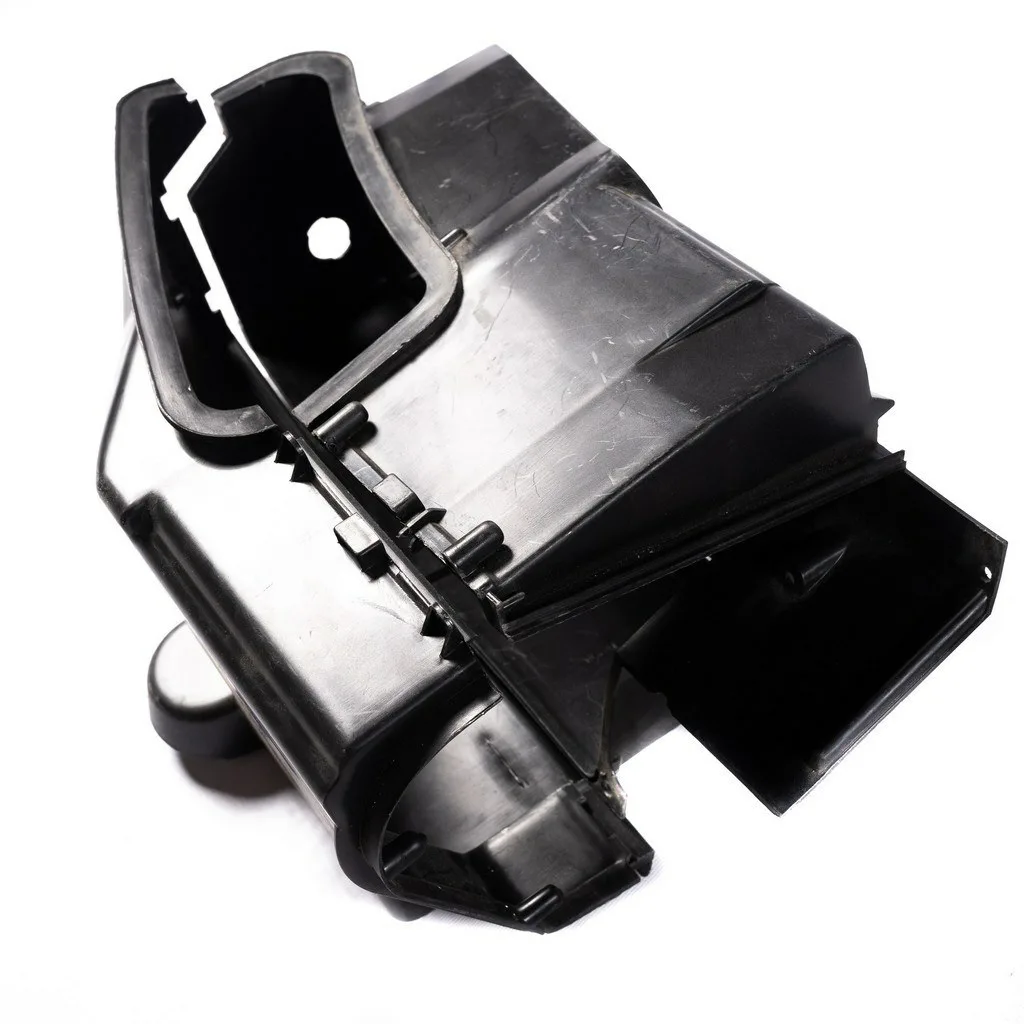 Кожух печки воздухозаборика 2110-8119022/23 завод 2 части Кожух печки воздухозаборика 2110-8119022/23 завод 2 части