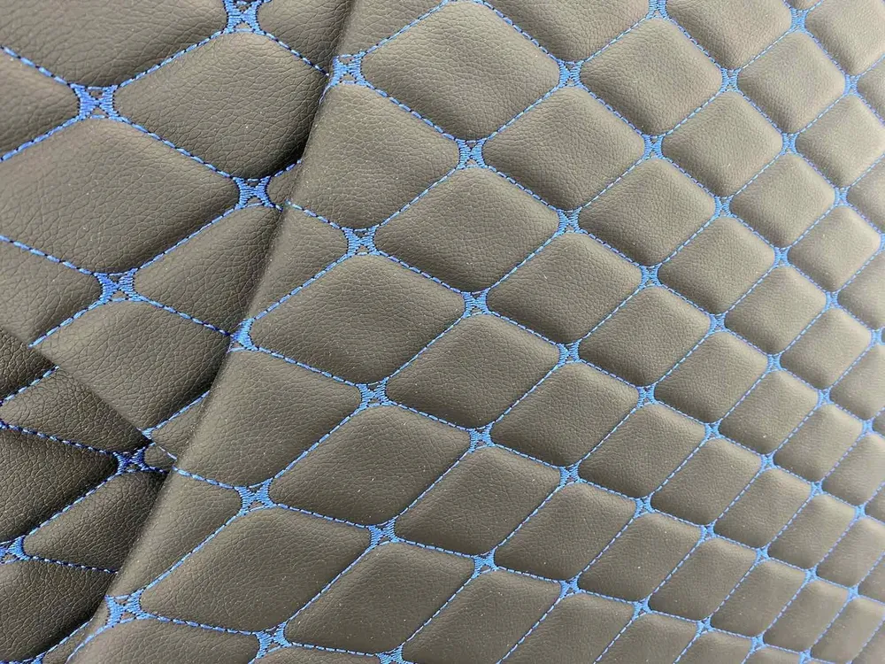 Обивка двери 2107 РОМБ синяя нить (кожзам на картоне) (к-т 4шт) Обивка двери 2107 РОМБ синяя нить (кожзам на картоне) (к-т 4шт)