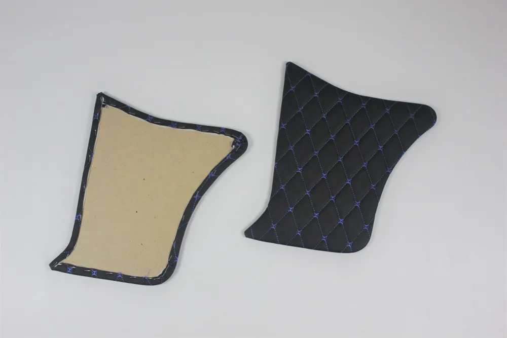 Обивка под ноги 2103-5004016/17 (кожзам на картоне) Ромб синяя нить Обивка под ноги 2103-5004016/17 (кожзам на картоне) Ромб синяя нить