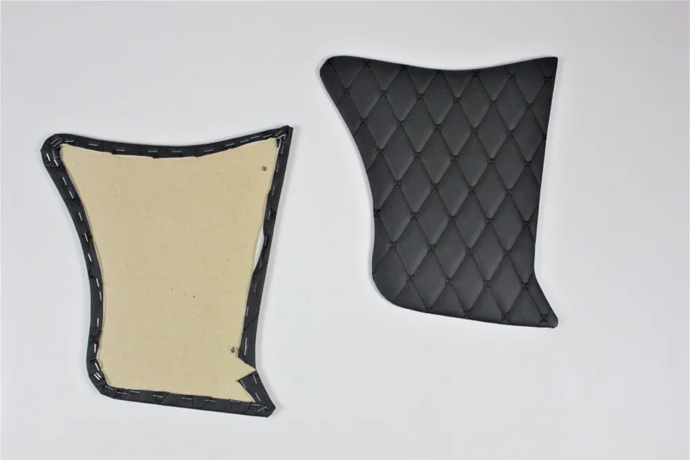 Обивка под ноги 2103-5004016/17 (кожзам на картоне) Ромб черная нить Обивка под ноги 2103-5004016/17 (кожзам на картоне) Ромб черная нить