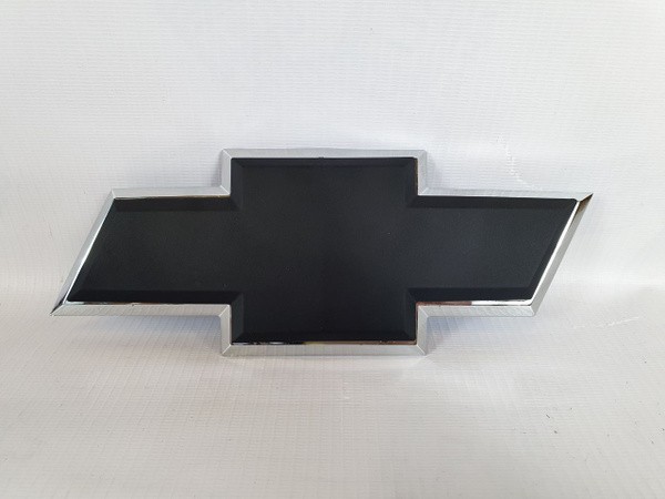 Эмблема решетки радиатора Шевроле (крест) большая н/о ЧЕРНАЯ Китай Эмблема решетки радиатора Шевроле (крест) большая н/о ЧЕРНАЯ Китай